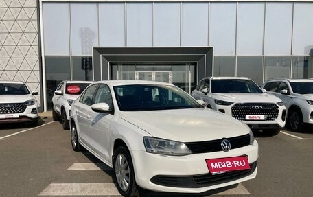 Volkswagen Jetta VI, 2013 год, 940 000 рублей, 3 фотография