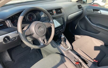 Volkswagen Jetta VI, 2013 год, 940 000 рублей, 15 фотография