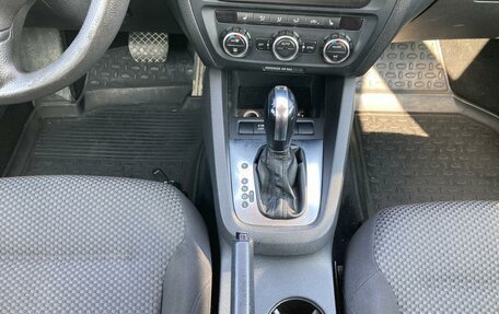 Volkswagen Jetta VI, 2013 год, 940 000 рублей, 21 фотография