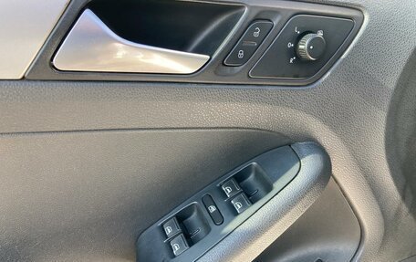 Volkswagen Jetta VI, 2013 год, 940 000 рублей, 25 фотография