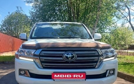 Toyota Land Cruiser 200, 2016 год, 7 250 000 рублей, 8 фотография
