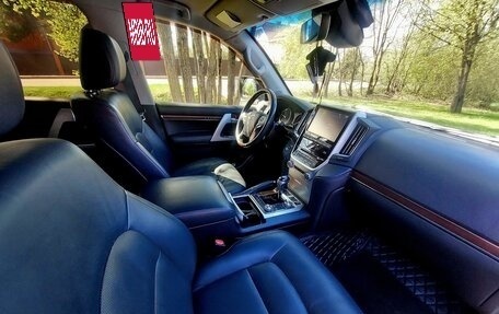 Toyota Land Cruiser 200, 2016 год, 7 250 000 рублей, 22 фотография