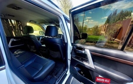Toyota Land Cruiser 200, 2016 год, 7 250 000 рублей, 19 фотография