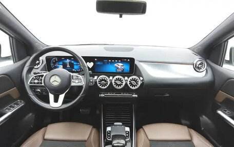 Mercedes-Benz B-Класс, 2020 год, 1 650 000 рублей, 5 фотография