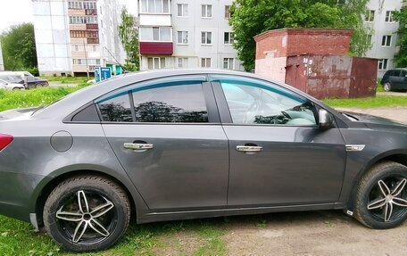 Chevrolet Cruze II, 2010 год, 750 000 рублей, 8 фотография