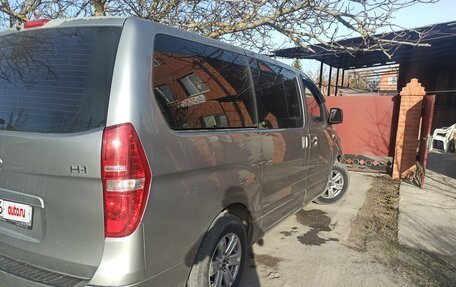 Hyundai H-1 II рестайлинг, 2011 год, 2 100 000 рублей, 6 фотография