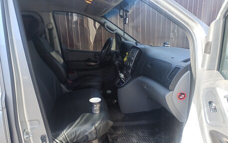 Hyundai H-1 II рестайлинг, 2011 год, 2 100 000 рублей, 11 фотография