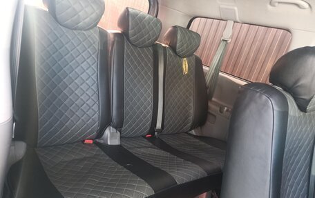 Hyundai H-1 II рестайлинг, 2011 год, 2 100 000 рублей, 14 фотография