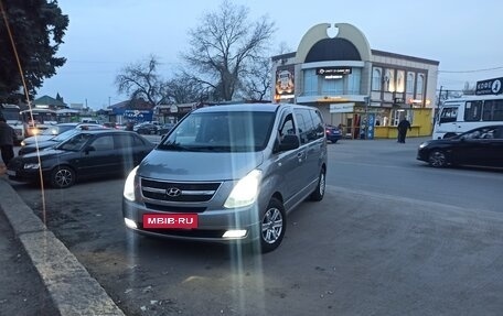Hyundai H-1 II рестайлинг, 2011 год, 2 100 000 рублей, 2 фотография