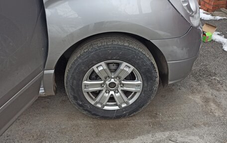 Hyundai H-1 II рестайлинг, 2011 год, 2 100 000 рублей, 16 фотография