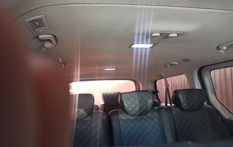 Hyundai H-1 II рестайлинг, 2011 год, 2 100 000 рублей, 28 фотография