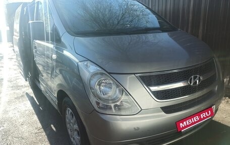 Hyundai H-1 II рестайлинг, 2011 год, 2 100 000 рублей, 17 фотография