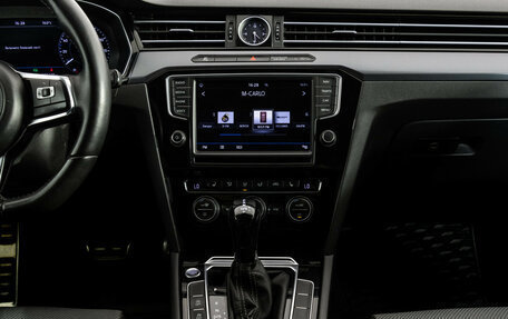 Volkswagen Passat B8 рестайлинг, 2016 год, 1 899 000 рублей, 13 фотография