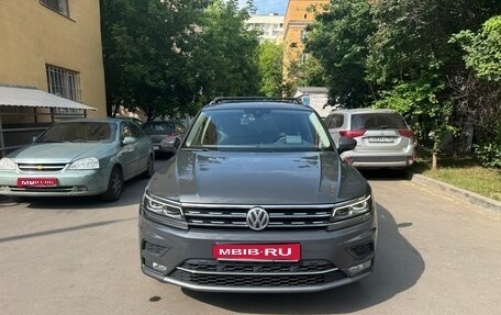 Volkswagen Tiguan II, 2018 год, 2 800 000 рублей, 1 фотография