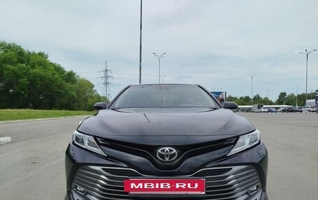 Toyota Camry, 2018 год, 2 850 000 рублей, 4 фотография