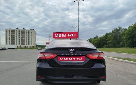 Toyota Camry, 2018 год, 2 850 000 рублей, 2 фотография
