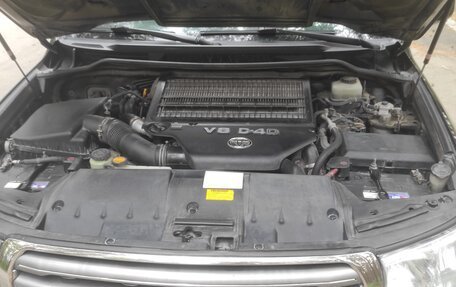 Toyota Land Cruiser 200, 2010 год, 2 900 000 рублей, 4 фотография