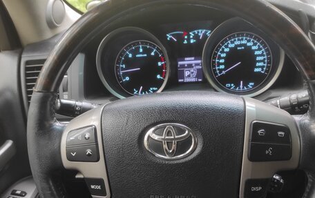 Toyota Land Cruiser 200, 2010 год, 2 900 000 рублей, 7 фотография