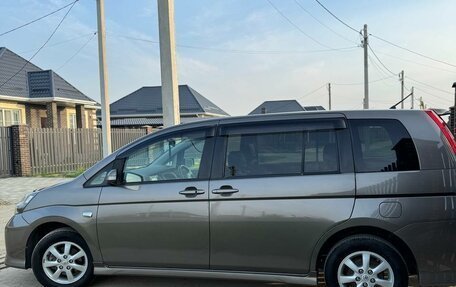 Toyota ISis I, 2010 год, 1 180 000 рублей, 3 фотография