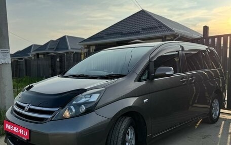 Toyota ISis I, 2010 год, 1 180 000 рублей, 2 фотография