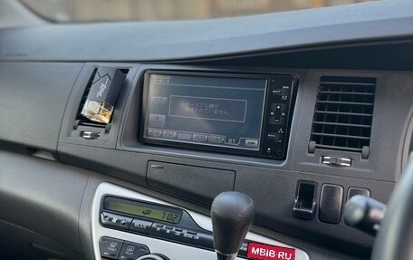 Toyota ISis I, 2010 год, 1 180 000 рублей, 10 фотография