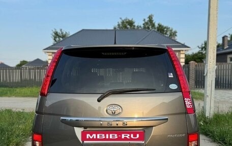 Toyota ISis I, 2010 год, 1 180 000 рублей, 6 фотография