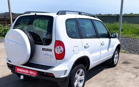 Chevrolet Niva I рестайлинг, 2013 год, 600 000 рублей, 3 фотография