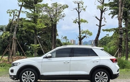 Volkswagen T-Roc I, 2021 год, 1 450 000 рублей, 3 фотография