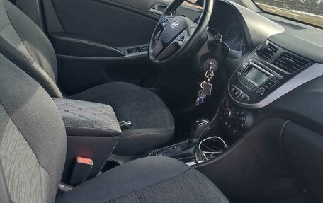 Hyundai Solaris II рестайлинг, 2016 год, 950 000 рублей, 12 фотография