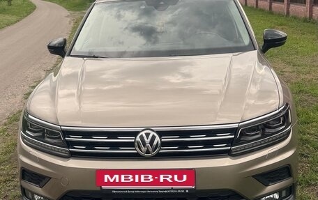 Volkswagen Tiguan II, 2019 год, 3 250 000 рублей, 2 фотография