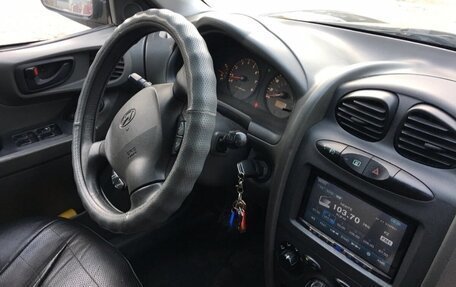 Hyundai Santa Fe III рестайлинг, 2001 год, 650 000 рублей, 2 фотография
