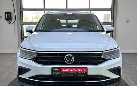 Volkswagen Tiguan II, 2021 год, 2 249 000 рублей, 2 фотография