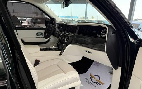Rolls-Royce Cullinan, 2025 год, 89 000 000 рублей, 11 фотография