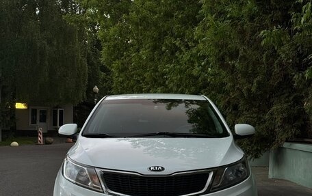 KIA Rio III рестайлинг, 2014 год, 940 000 рублей, 29 фотография