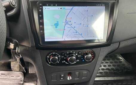 Renault Sandero II рестайлинг, 2017 год, 1 095 000 рублей, 19 фотография