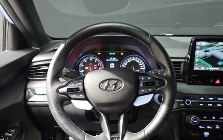 Hyundai Veloster II, 2022 год, 1 949 000 рублей, 9 фотография