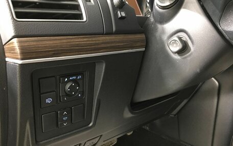 Toyota Land Cruiser Prado 150 рестайлинг 2, 2018 год, 4 530 000 рублей, 16 фотография
