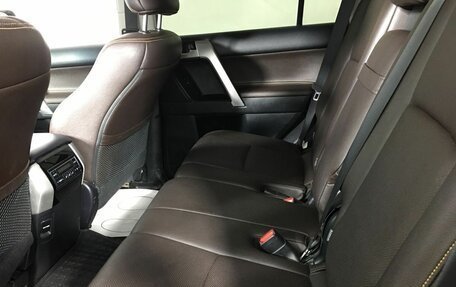 Toyota Land Cruiser Prado 150 рестайлинг 2, 2018 год, 4 530 000 рублей, 22 фотография