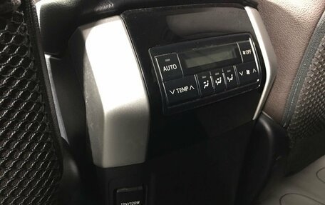 Toyota Land Cruiser Prado 150 рестайлинг 2, 2018 год, 4 530 000 рублей, 23 фотография