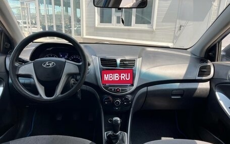 Hyundai Solaris II рестайлинг, 2012 год, 600 000 рублей, 10 фотография