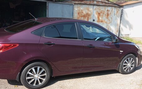 Hyundai Solaris II рестайлинг, 2011 год, 1 400 000 рублей, 12 фотография
