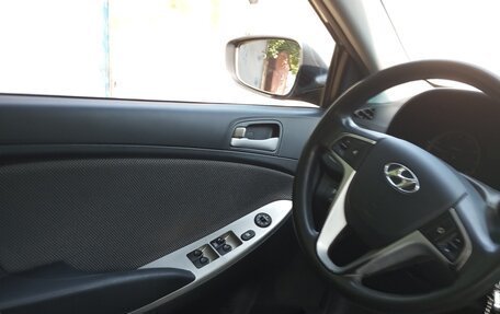 Hyundai Solaris II рестайлинг, 2011 год, 1 400 000 рублей, 6 фотография