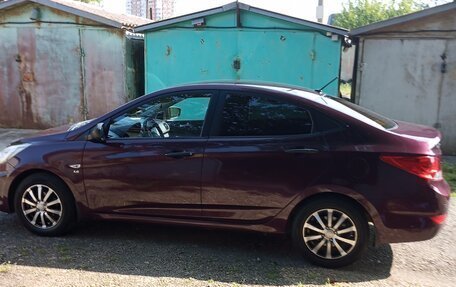 Hyundai Solaris II рестайлинг, 2011 год, 1 400 000 рублей, 13 фотография