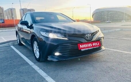 Toyota Camry, 2018 год, 2 350 000 рублей, 9 фотография