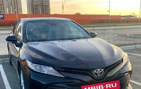 Toyota Camry, 2018 год, 2 350 000 рублей, 10 фотография