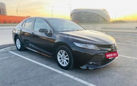 Toyota Camry, 2018 год, 2 350 000 рублей, 11 фотография