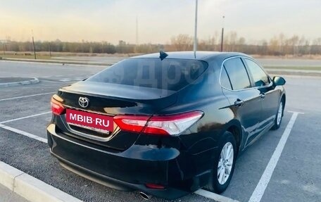 Toyota Camry, 2018 год, 2 350 000 рублей, 7 фотография