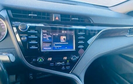 Toyota Camry, 2018 год, 2 350 000 рублей, 16 фотография