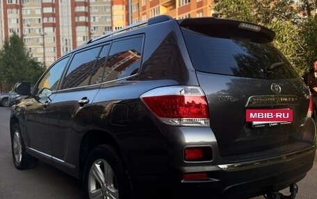 Toyota Highlander III, 2011 год, 1 870 000 рублей, 7 фотография