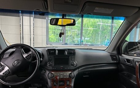 Toyota Highlander III, 2011 год, 1 870 000 рублей, 17 фотография